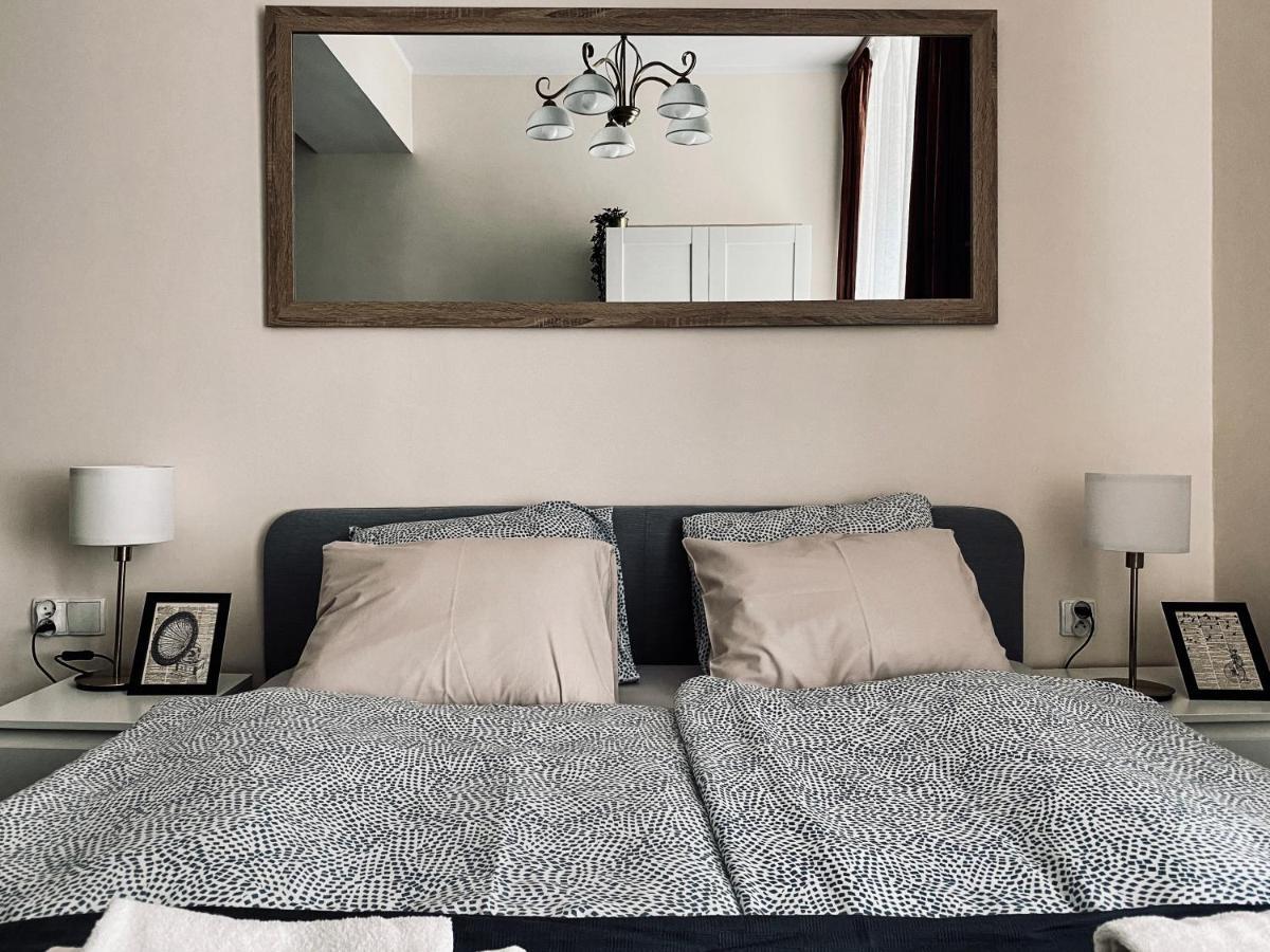 Charming Apartment, Wawel & Old Town Krakow II Bagian luar foto